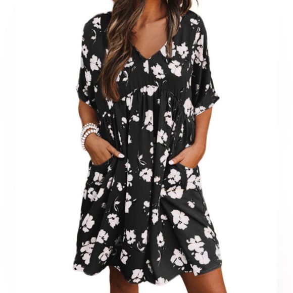 Dresses & Skirts - Floral Black and White Dress